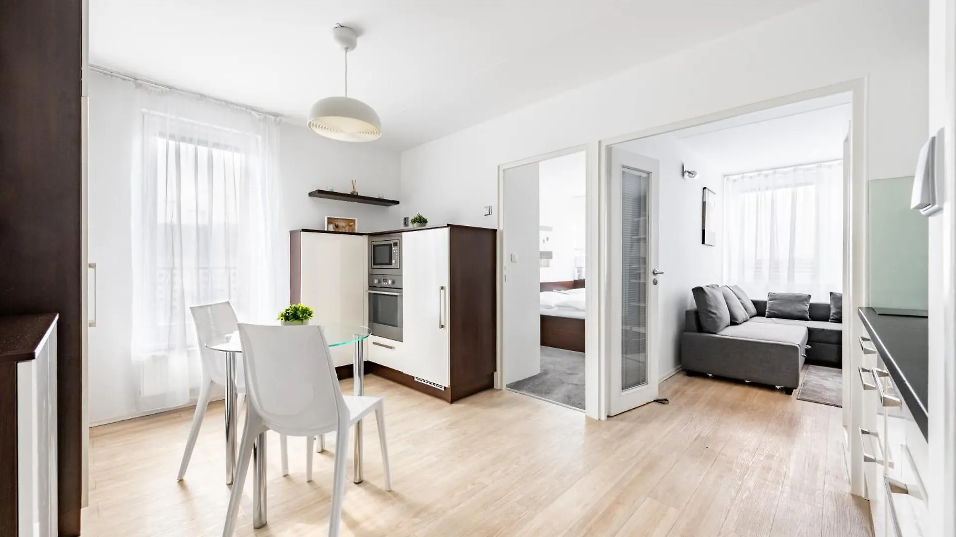 Family Apartment Prague contacts